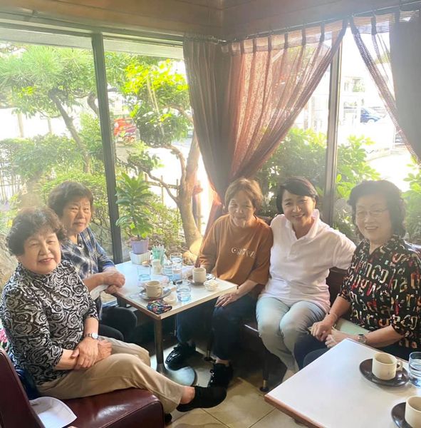 名古屋市中村区岩塚の57年の歴史をもつ喫茶【峰】さんで支援者さんグループでモーニングMTG
喫茶店ママが外まで見送り声援をいただき、街宣車1号車元気に出発進行